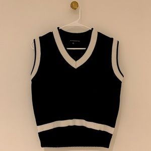 navy blue sweater vest🤍